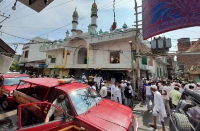 tis media, Mosque Collapse in Meerut