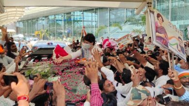 Priyanka Gandhi, Congress, Uttar Pradesh Congress, Priyanka Gandhi protested in Lucknow, Uttar Pradesh Police,  Congress Workers Protested in Lucknow, police filed case against 500 Congress workers, TIS Media, 