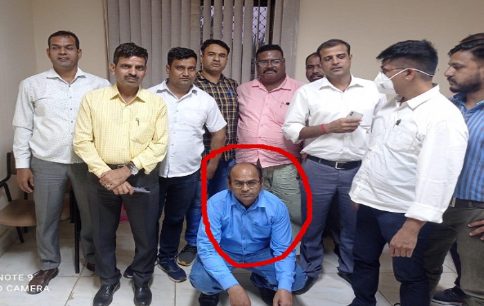 Kota ACB caught superintending engineer of Kalisindh Thermal Power Plant red-handed taking bribe of 85 thousand