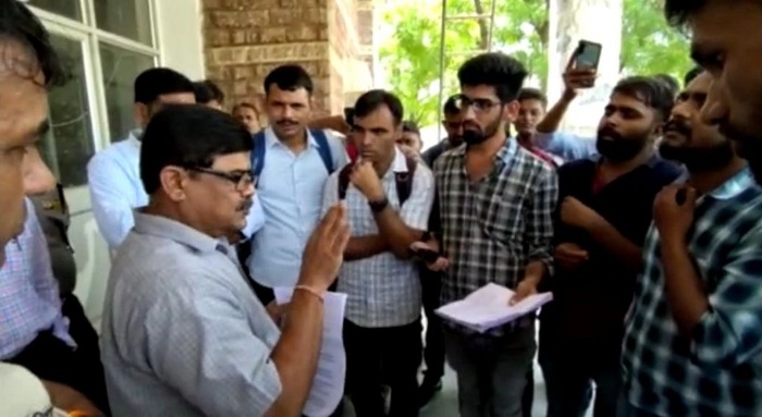 students protested in VMOU due to flaws in exam results
